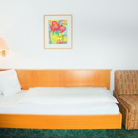 Hotel Zum Hirsch Wertingen 部屋 写真