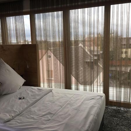 Hotel Zum Hirsch Wertingen エクステリア 写真