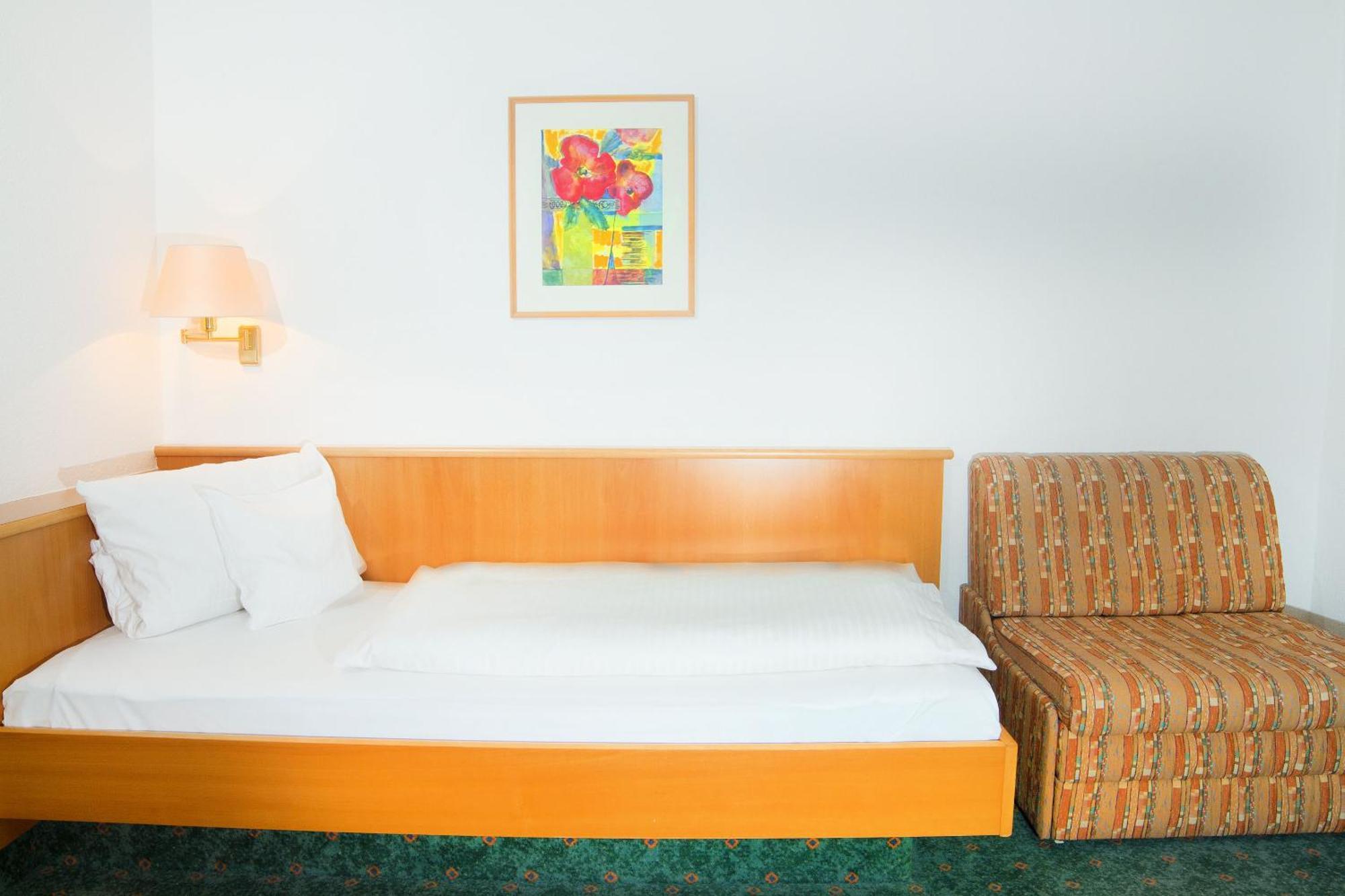Hotel Zum Hirsch Wertingen 部屋 写真