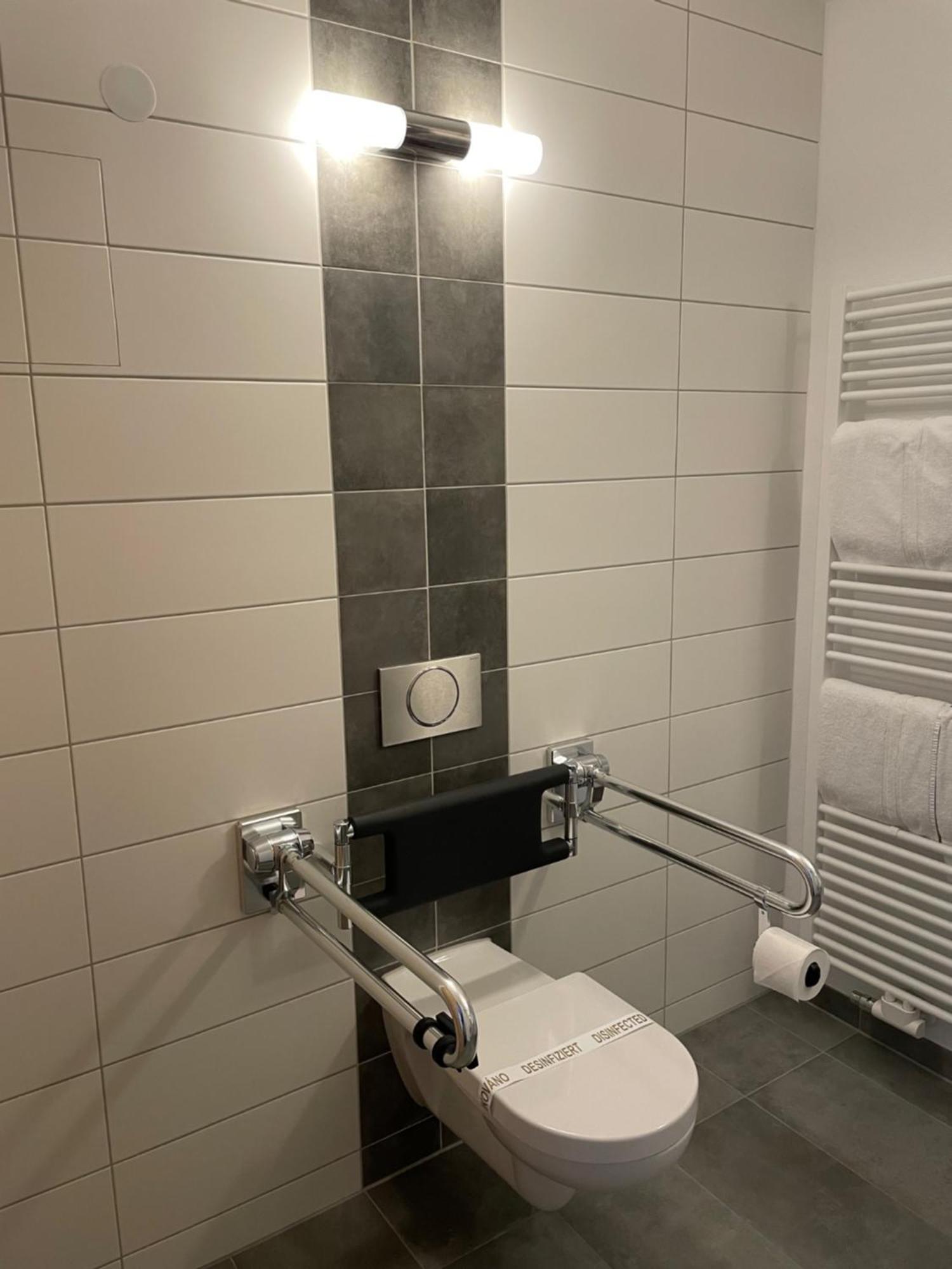 Hotel Zum Hirsch Wertingen 部屋 写真