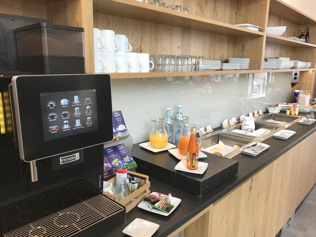 Hotel Zum Hirsch Wertingen エクステリア 写真