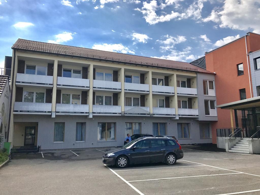 Hotel Zum Hirsch Wertingen エクステリア 写真