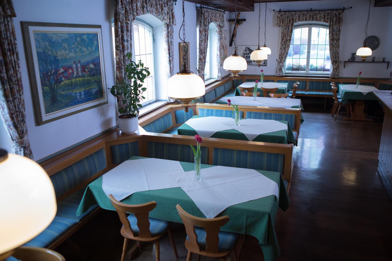 Hotel Zum Hirsch Wertingen エクステリア 写真