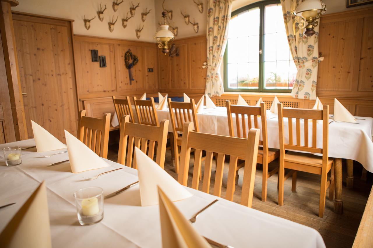 Hotel Zum Hirsch Wertingen エクステリア 写真