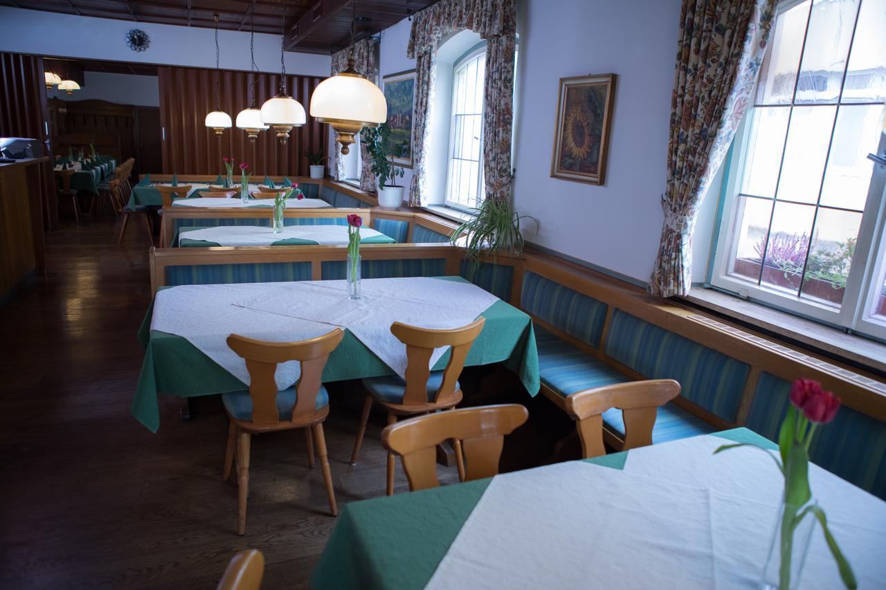 Hotel Zum Hirsch Wertingen エクステリア 写真