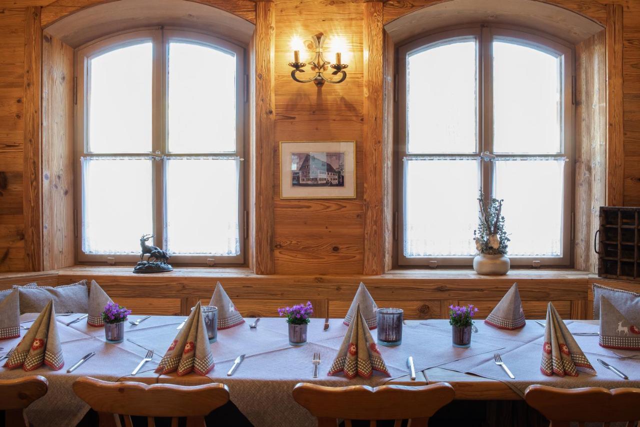 Hotel Zum Hirsch Wertingen エクステリア 写真