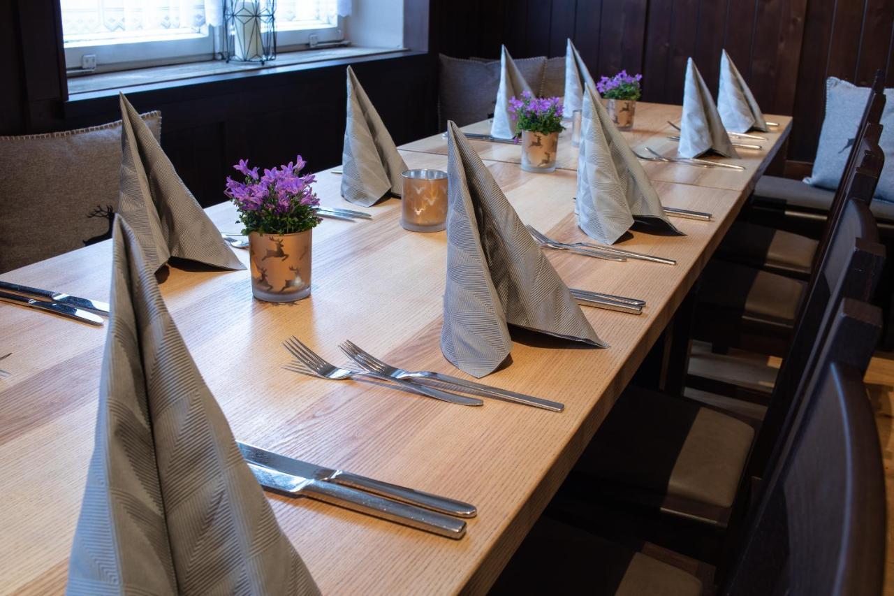 Hotel Zum Hirsch Wertingen エクステリア 写真